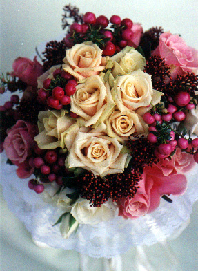 تعلمي تنسيق الأزهار !! بآالصور.. Cooper Bridal Bouquet